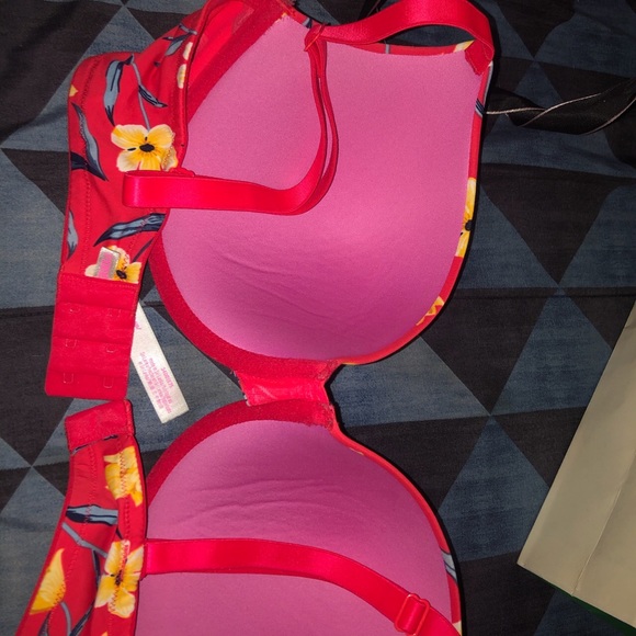 Pink bras x3 - Picture 2 of 9